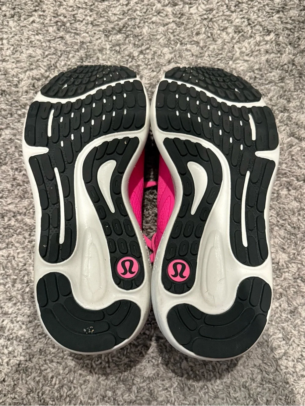 NWOT lululemon Women's Beyondfeel Running Shoe Size 7.5